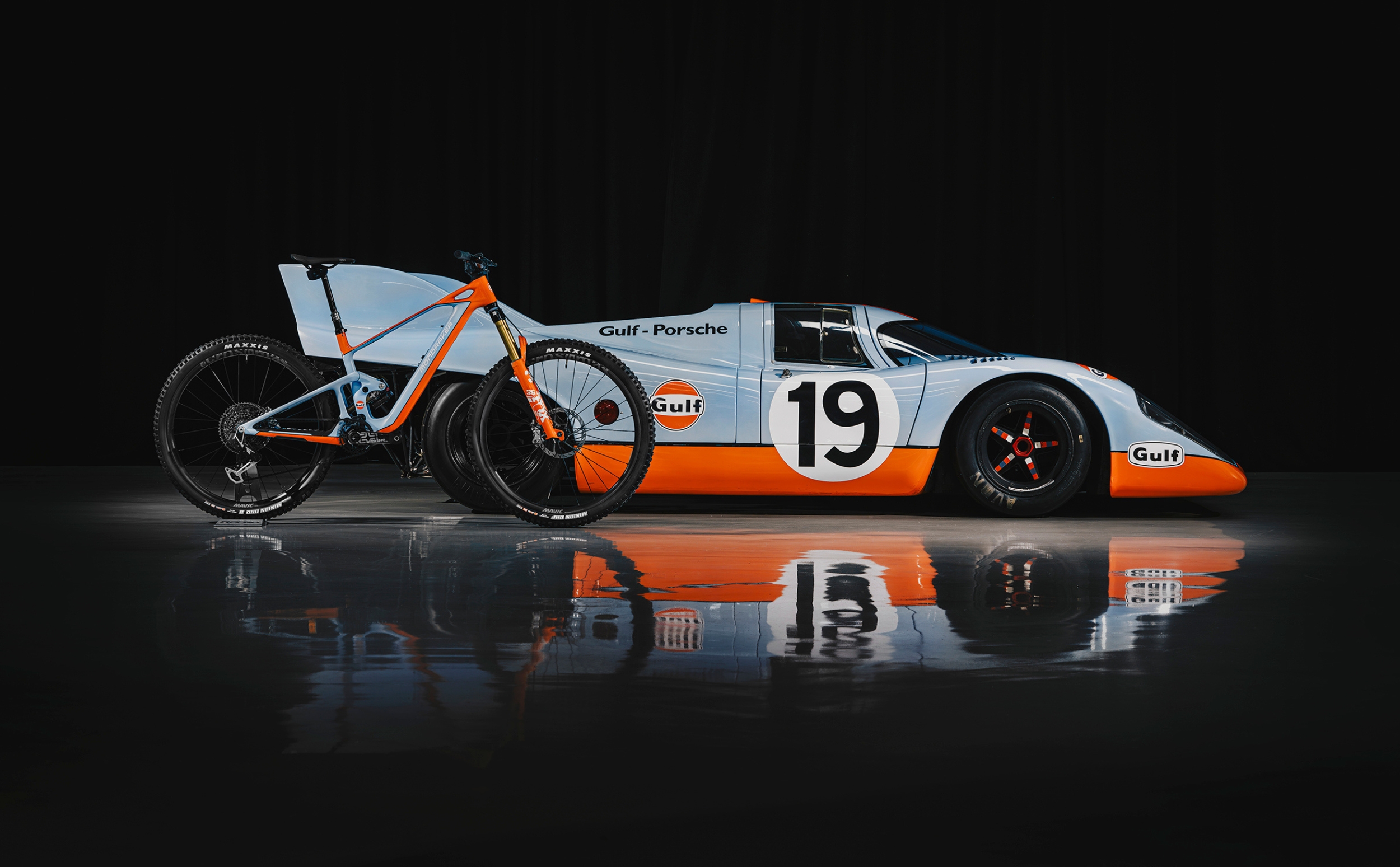 Mondraker NEAT Unlimited Gulf TQ HPR-50 360Wh 2024 Showroom mit Gulf Porsche