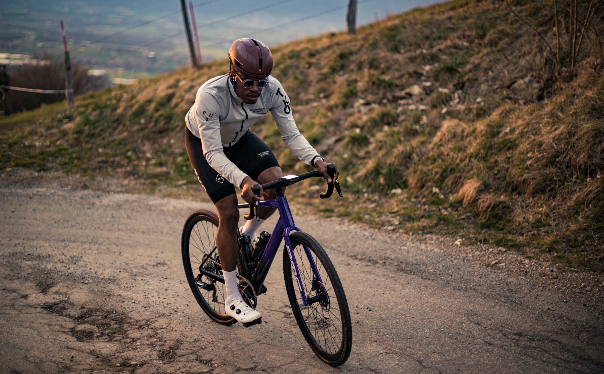 BMC Roadmachine 01 X ONE Sram Force XPLR eTap AXS BMC Roadmachine 01 X ONE Sram Force XPLR eTap AXS 2024 Actionshot