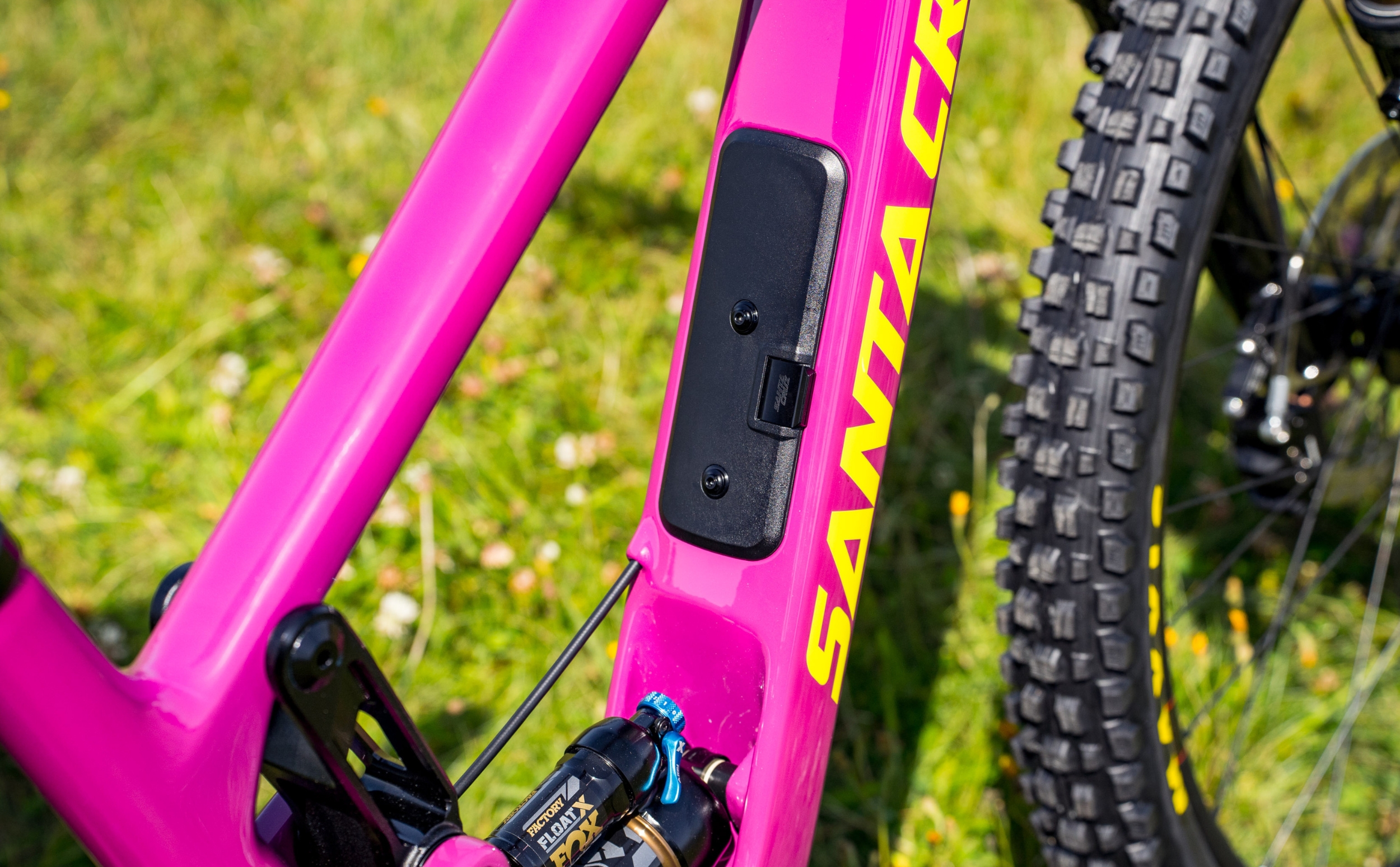 Santa Cruz Bronson 5 R-Kit Carbon C Kalimotxo Santa Cruz Bronson 5 R-Kit Carbon C Kalimotxo Details